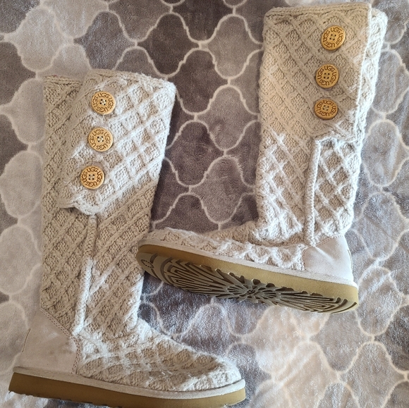 UGG Shoes - Ugg Latice Cardy boot
